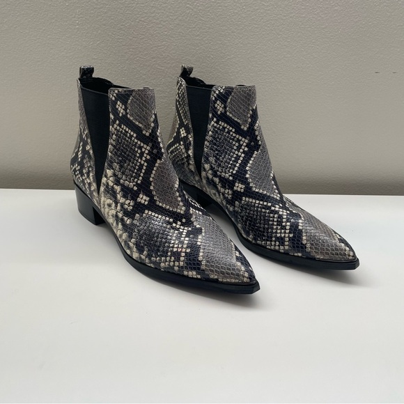 Marc Fisher Yale Pointed Chelsea Bootie reptile snake leather boot black white 9 - Picture 6 of 16